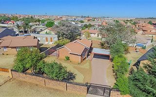 2 Bedroom House in Noordwyk