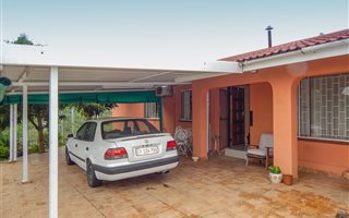 3 Bedroom Simplex in Clare Estate