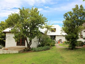 9.3 ha Farm in Mossel Bay Central