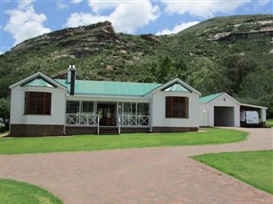 3 Bed Townhouse in Clarens