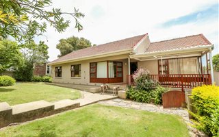 3 Bedroom House in Baysville