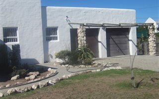 3 Bedroom House in Jacobsbaai