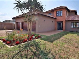4 Bed House in Raslouw Glen