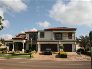 5 Bedroom House in Doornrandje