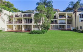 4 Bedroom Simplex in Hartbeespoort Dam