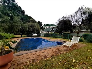 1 Bed Apartment in Die Hoewes