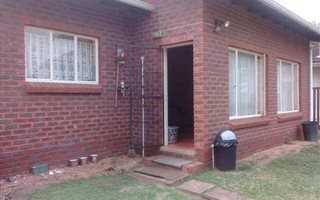 1 Bedroom Garden Cottage in Hayfields