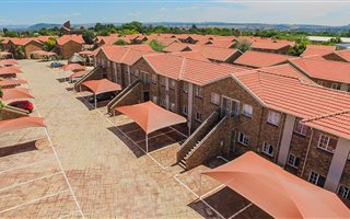1.5 Bedroom Apartment in Die Hoewes
