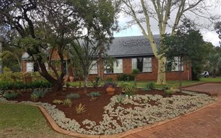 4 Bedroom House in Strydfontein and surrounds