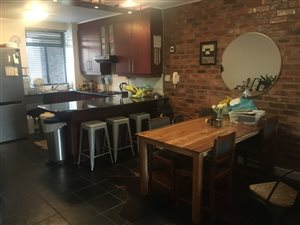 2 Bed Apartment in Onder Papegaaiberg