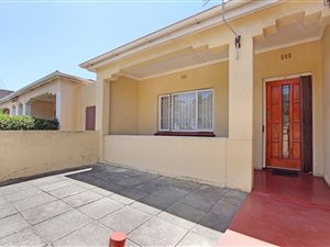 2 Bed House in Brooklyn