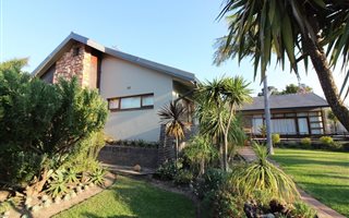 4 Bedroom House in Dormehlsdrift