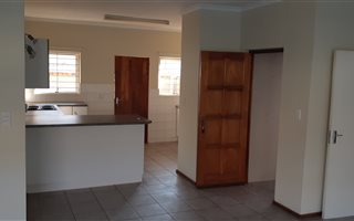 2 Bedroom House in Willow Park Manor