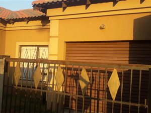 2 Bed House in Vanderbijlpark CE7