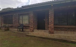 4 Bedroom House in Astra Park