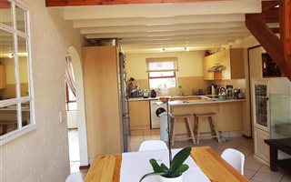 2 Bedroom Apartment in Pineslopes