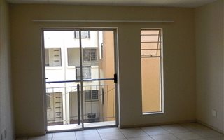 2 Bedroom Apartment in Klippoortje