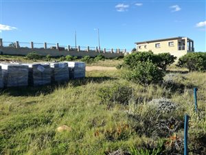 714 m² Land available in Reebok