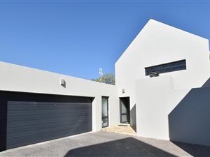 3 Bed Townhouse in Durbanville Central