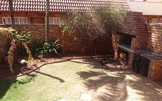 2 Bedroom Duplex in Zwartkop