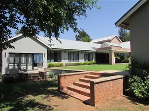 5 Bed House in Bryanston