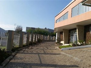 1750 m² Industrial space in Longmeadow