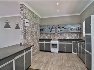 4 Bed House in Queenswood