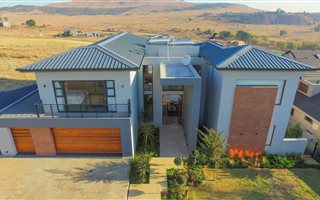 4 Bedroom House in Eye of Africa