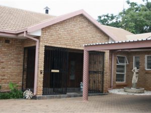 10 Bed House in Klerksdorp