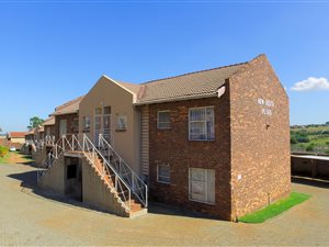 2 Bed Townhouse in Naturena