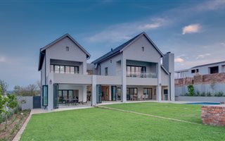 764 m² Land available in Cedar Creek