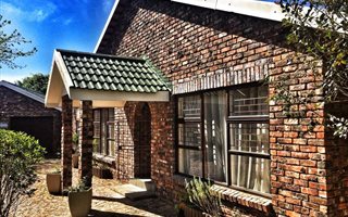 4 Bedroom House in Loerie Park