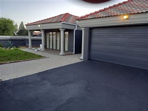 3 Bed House in Bloemspruit