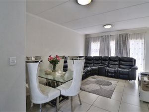 3 Bed Apartment in Greenstone Ridge