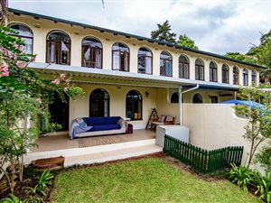 3 Bed Duplex in Hillcrest Central
