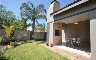 2 Bedroom House in Silver Lakes Golf Estate