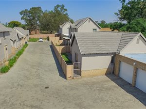 3 Bed Townhouse in Willow Park Manor