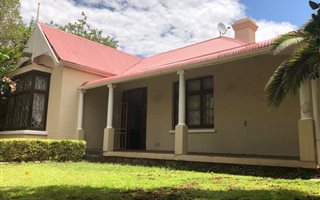 4 Bedroom House in Memorial Road Area