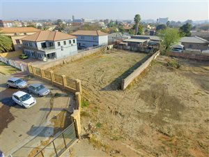7828 m² Land available in New Redruth