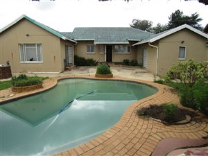 4 Bed House in Elspark