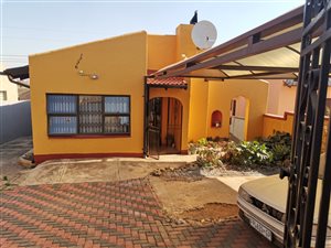 3 Bed House in Naledi