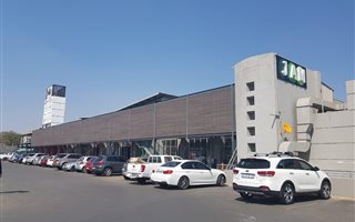 380 m² Retail Space in Cresta