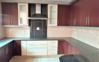 3 Bedroom House in Helikon Park