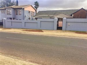 10 Bed House in Leondale