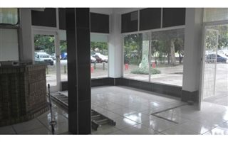 85 m² Retail Space in Athlone Park