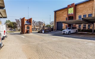 378 m² Industrial space in Van Eck Park