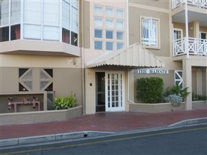 1 Bed Apartment in Strand Central