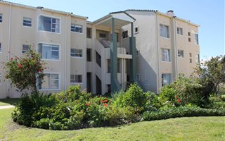 2 Bedroom Apartment in Greenways Golf Estate