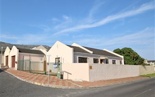 3 Bedroom House in Fish Hoek