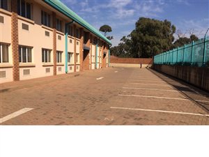 1057 m² Industrial space in Wychwood